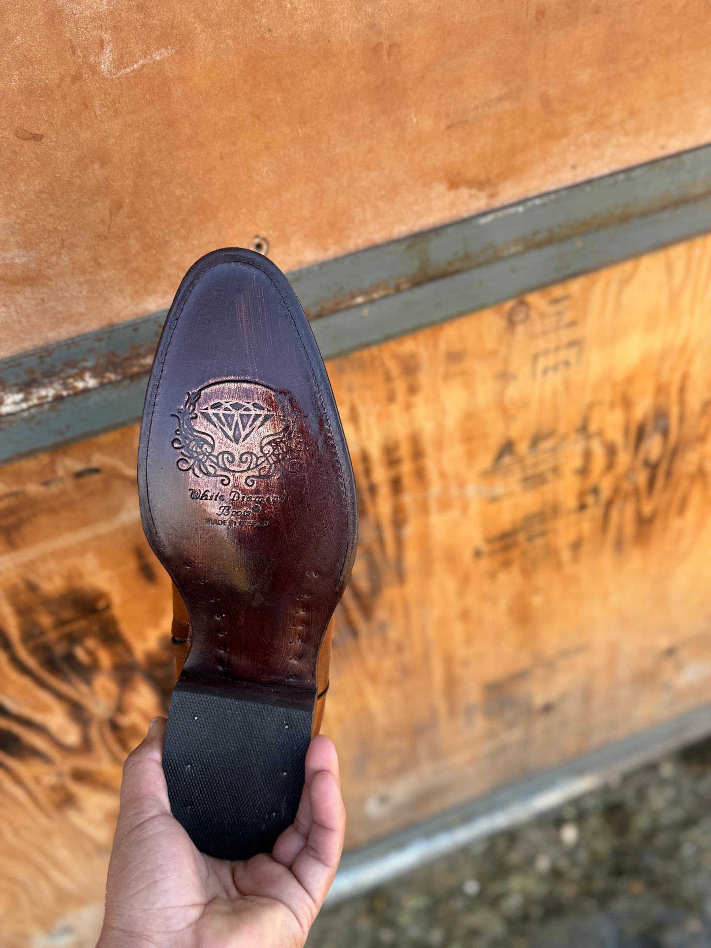 Bota Diamond Belmont Color Miel – Elegancia y Comodidad en Cada Paso