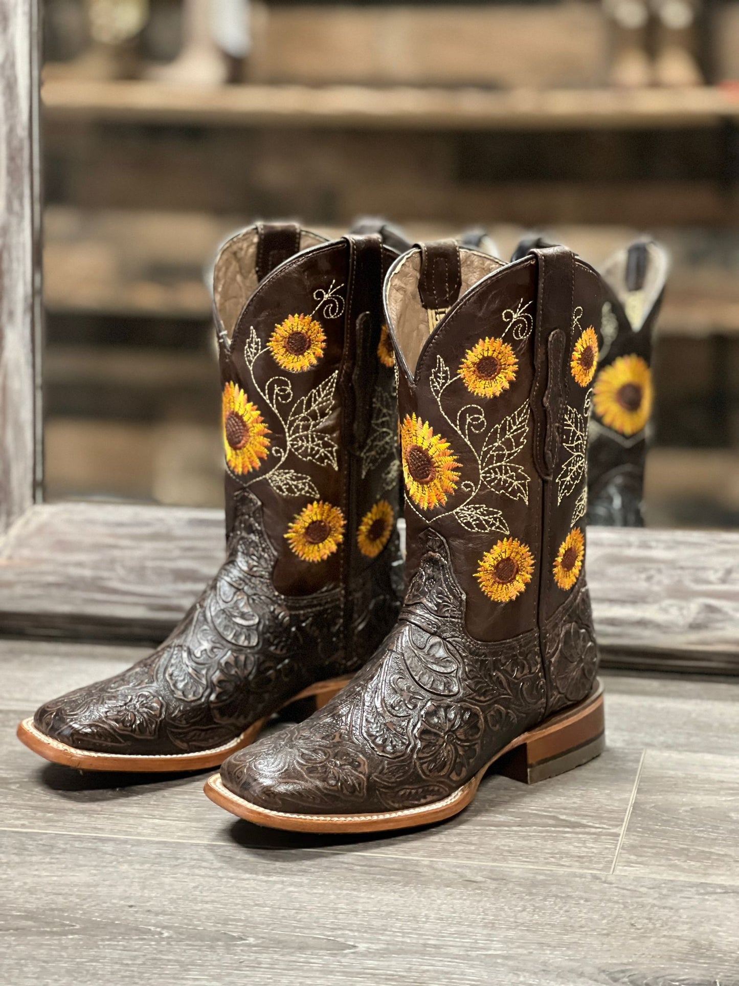 Bota Rodeo Girasol Cincelado Café Chocolate