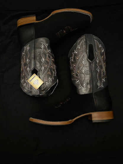 Bota Rodeo Gamuza Nobuck Punta Cuadrada Negra / Arena / Cafe